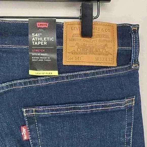 Levi's 541 Athletic Taper Stretch Size 33x32‎ NWT New With Tags - Picture 6 of 9